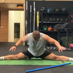 Lukas leinemann trainiert den Spagat