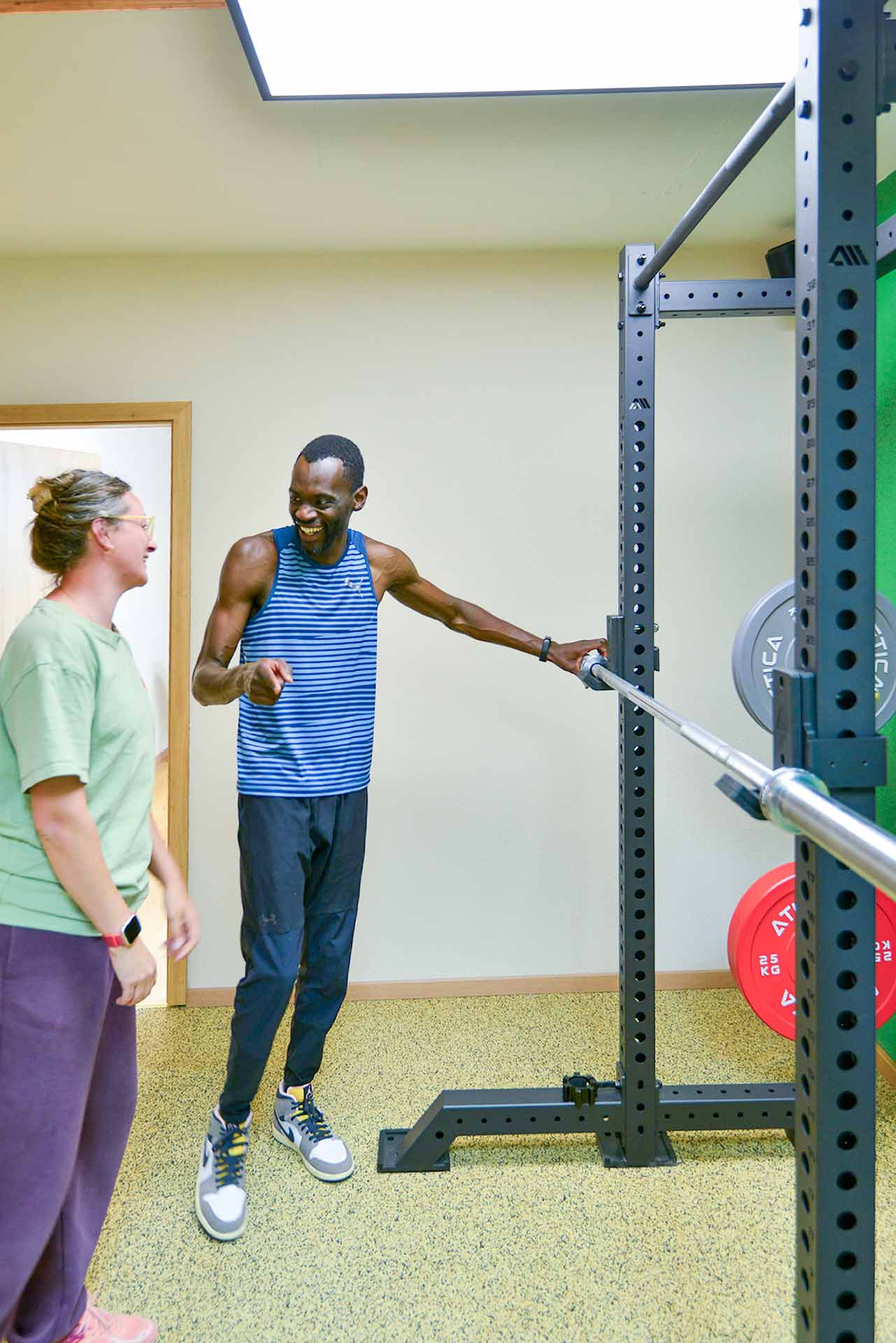 Hanteltraining im Studio-Kraft, Physiotherapie in Kilchberg